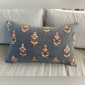 Pottery Barn Lumbar Pillow Cover 16 x 26 Inches